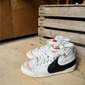 Nike Men’s Blazer Mid 77 Jumbo White High Top Big Swoosh Laces Size 7